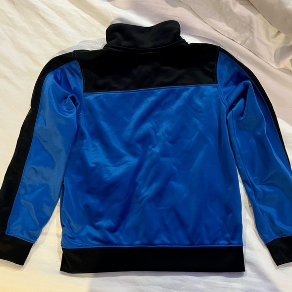 Jordan full zip jacket like new, unisex, sz 6/7 youth - Picture 2 of 5